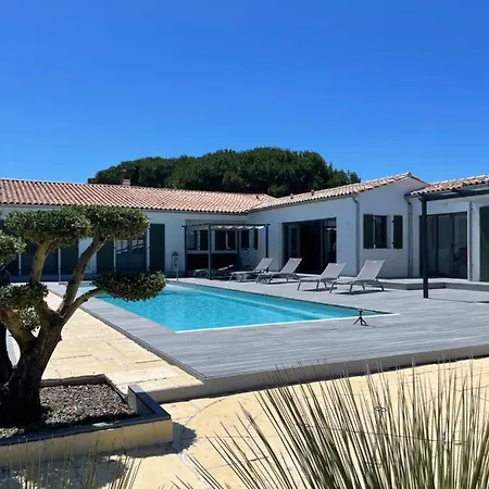Pensjonat Le 36 Piscine & La Flotte