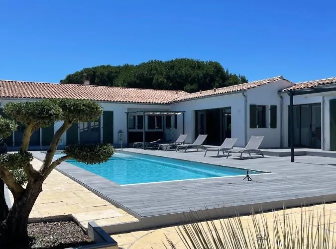 Gasthof Le 36 Piscine & La Flotte