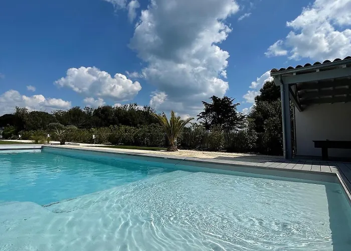 Le 36 Piscine & La Flotte